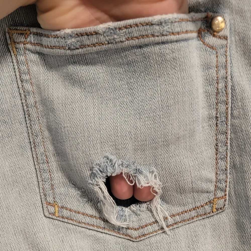 27 Anthropologie Pilcro Mid Rise Denim  Light Wash Distressed Jean Shorts Boho - Picture 4 of 8